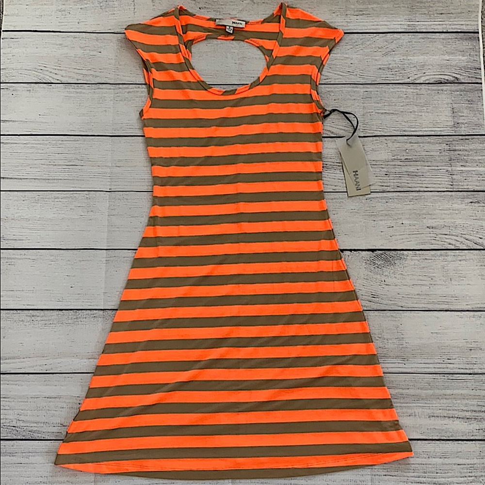 NWT Dress with keyhole detail